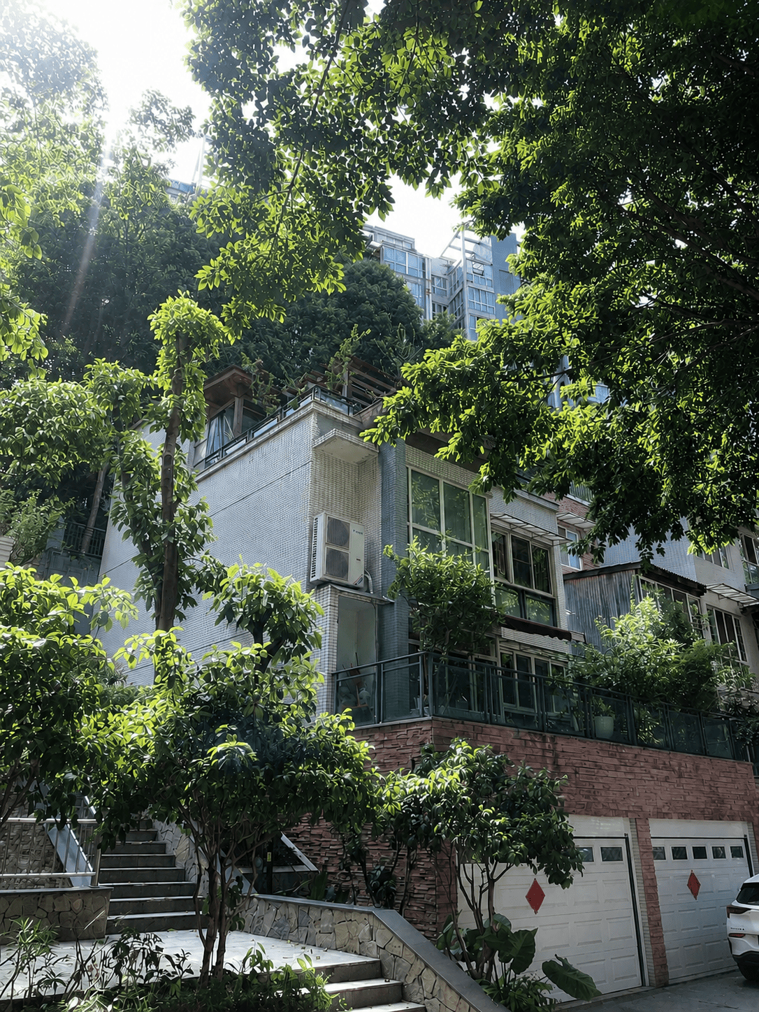 巴音郭楞岛居岁月从容升级：小小岛老别墅加装蒂升悦行款电梯